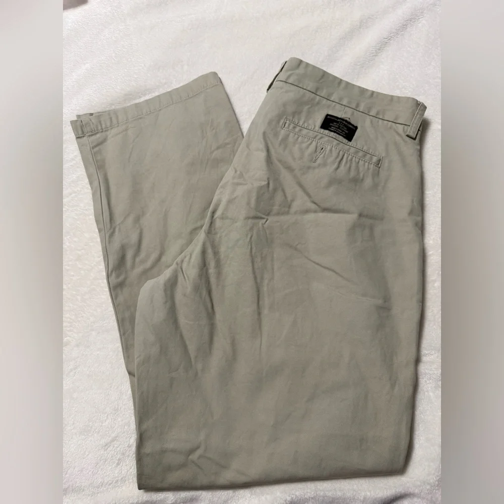 Banana Republic Men's Light Gray Chinos Stile Gavn Size  34/30